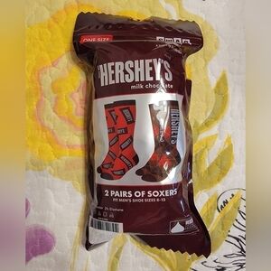 NWT 2 Pairs of Men's Crew Socks with Hershey Design